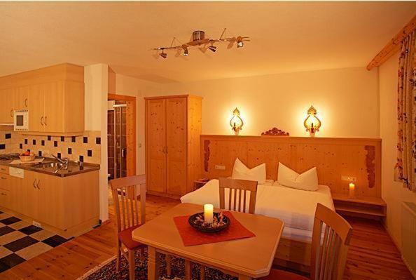Apartehart St. Anton am Arlberg Zimmer foto