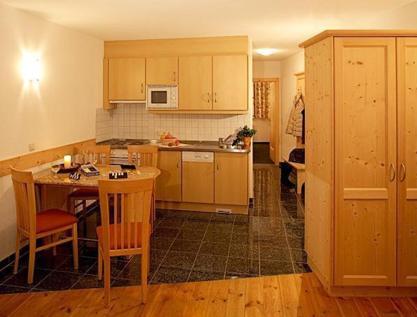 Apartehart St. Anton am Arlberg Zimmer foto